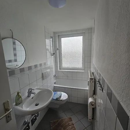 Moderne Gegenüber Bahnhof Apartamento