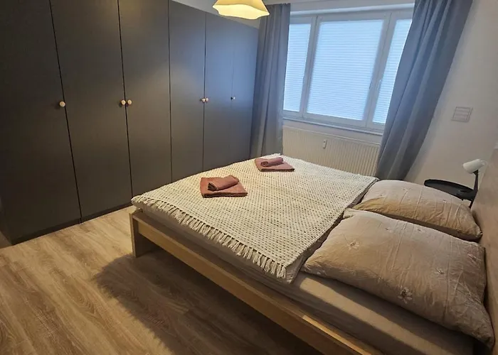 Moderne Gegenueber Bahnhof Daire *