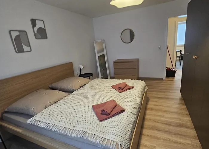 Moderne Gegenueber Bahnhof Daire *